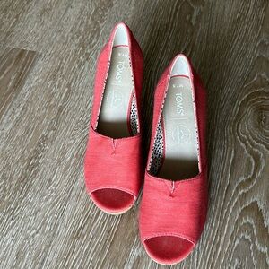 Toms cork bottom peep toe wedge - size 7.5